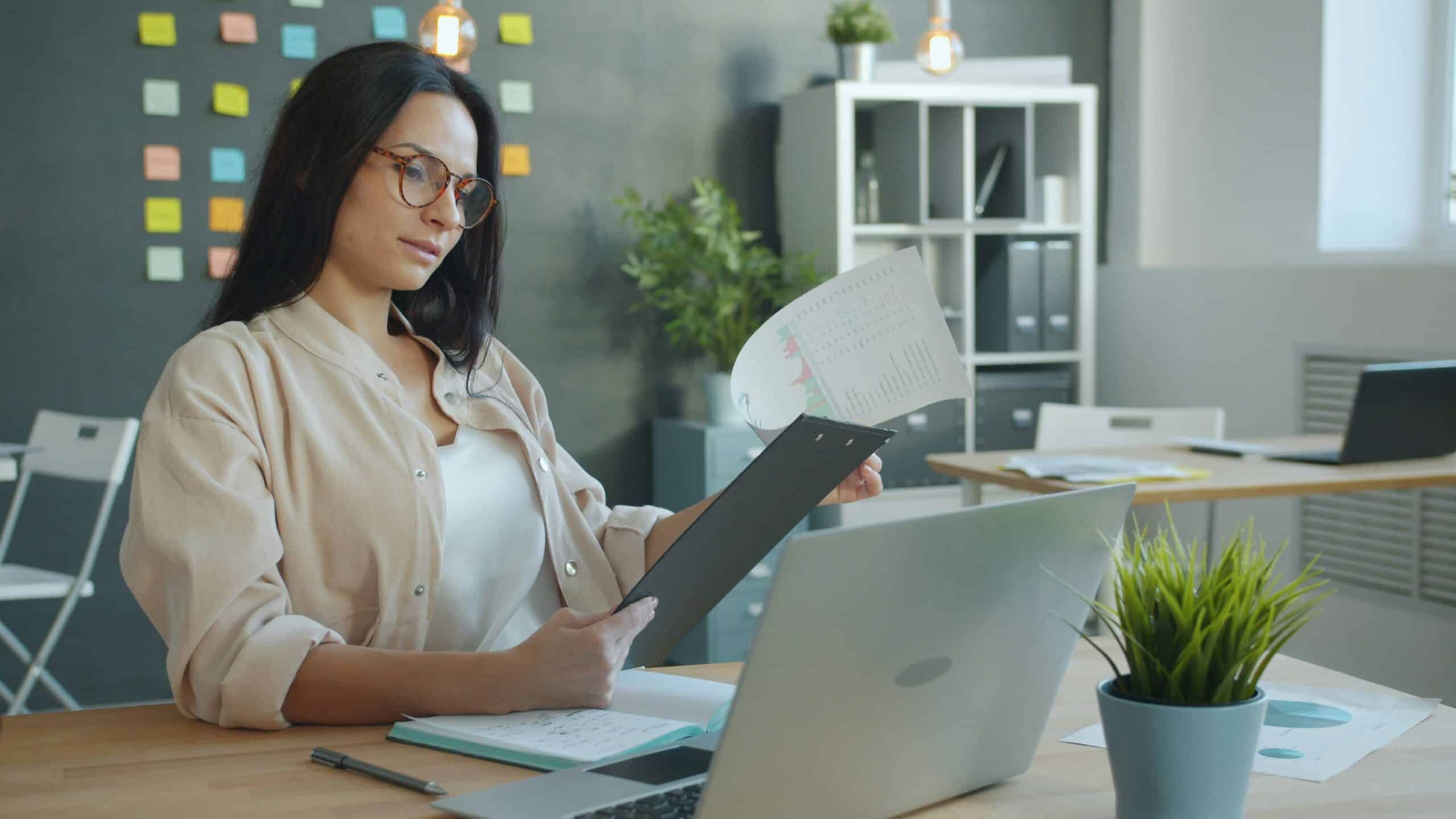 Are AI Chatbots Worth It for Small Businesses? (Cost vs ROI Explained)